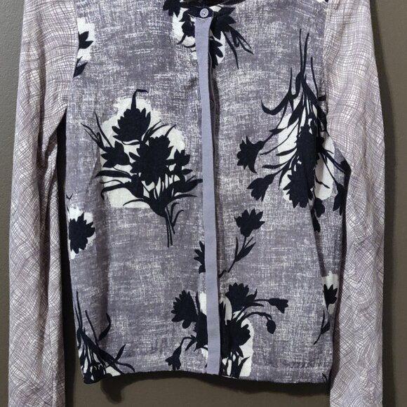 Boden Grey/Black/Cream Floral 100% Wool Cardigan Sweater SIZE US6 - Picture 4 of 6